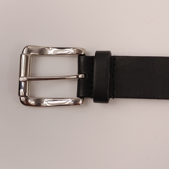 Black Leather Belt With Metal Accents - Picture 5 of 11